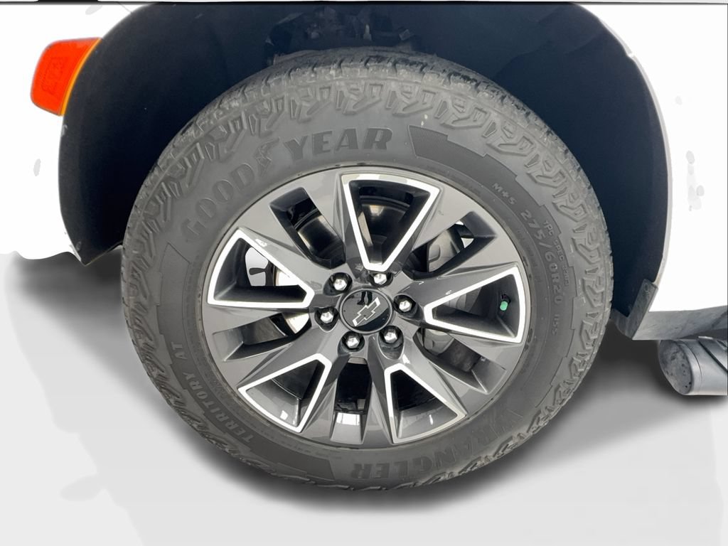 Used 2023 Chevrolet Tahoe Z71 w/ Luxury Package AWD/4WD image 13