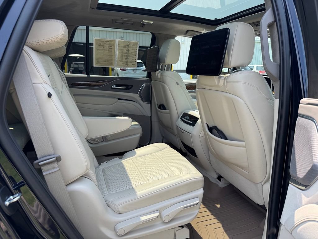 Certified 2023 Cadillac Escalade Premium Luxury Platinum w/ Heavy-Duty Trailer Package AWD/4WD image 34
