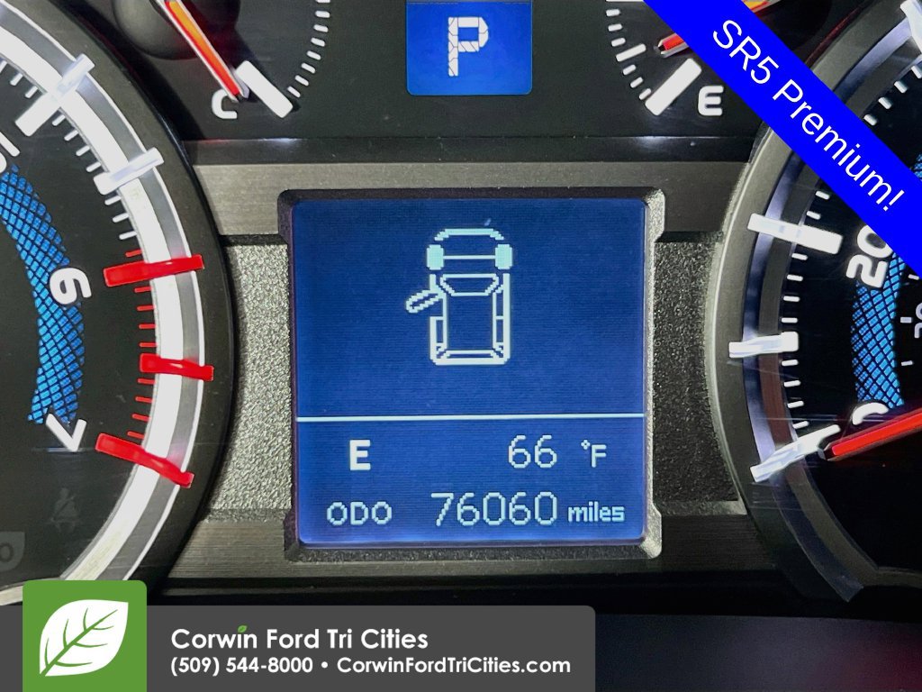 Used 2018 Toyota 4Runner SR5 Premium AWD/4WD image 2