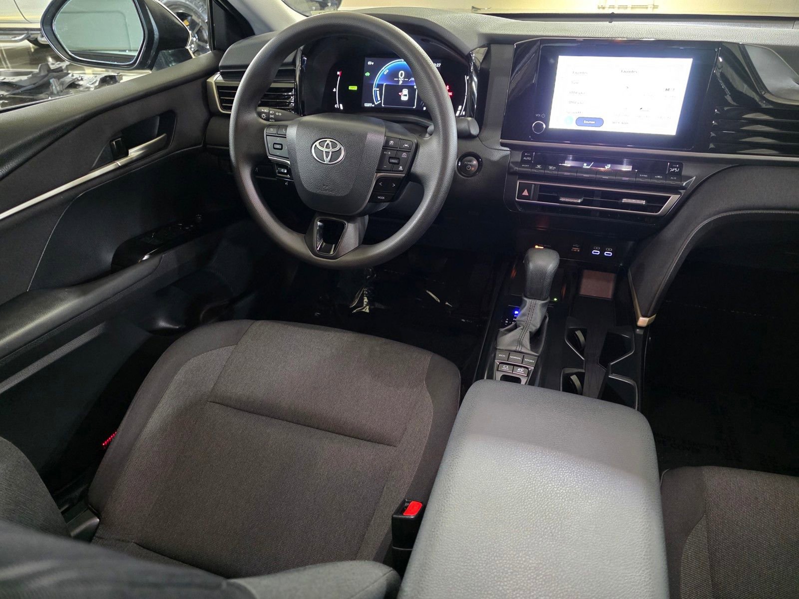 Used 2025 Toyota Camry LE image 19