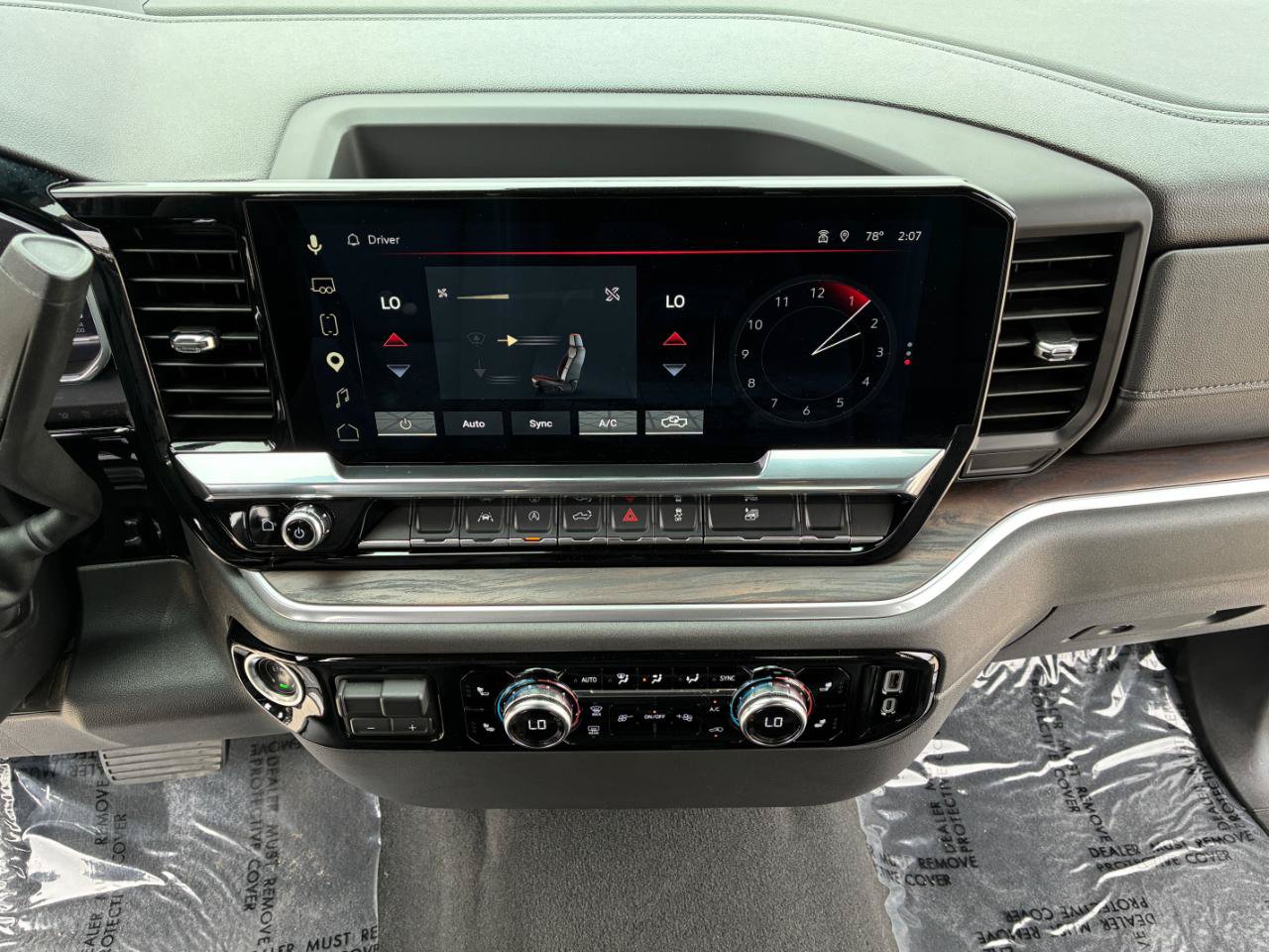 Used 2025 GMC Sierra 1500 SLT AWD/4WD image 22