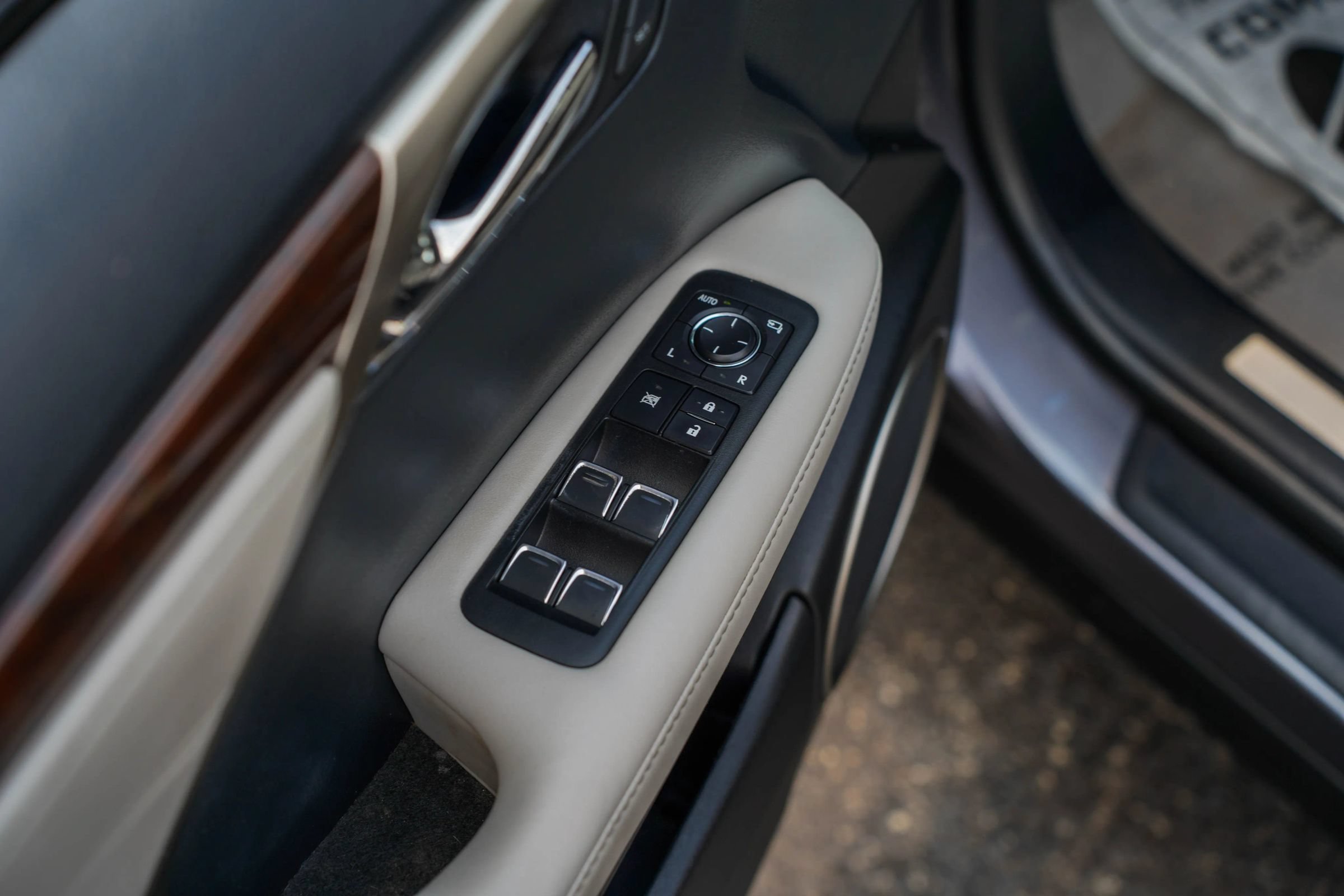Used 2018 Lexus RX 450h AWD w/ Premium Package image 10