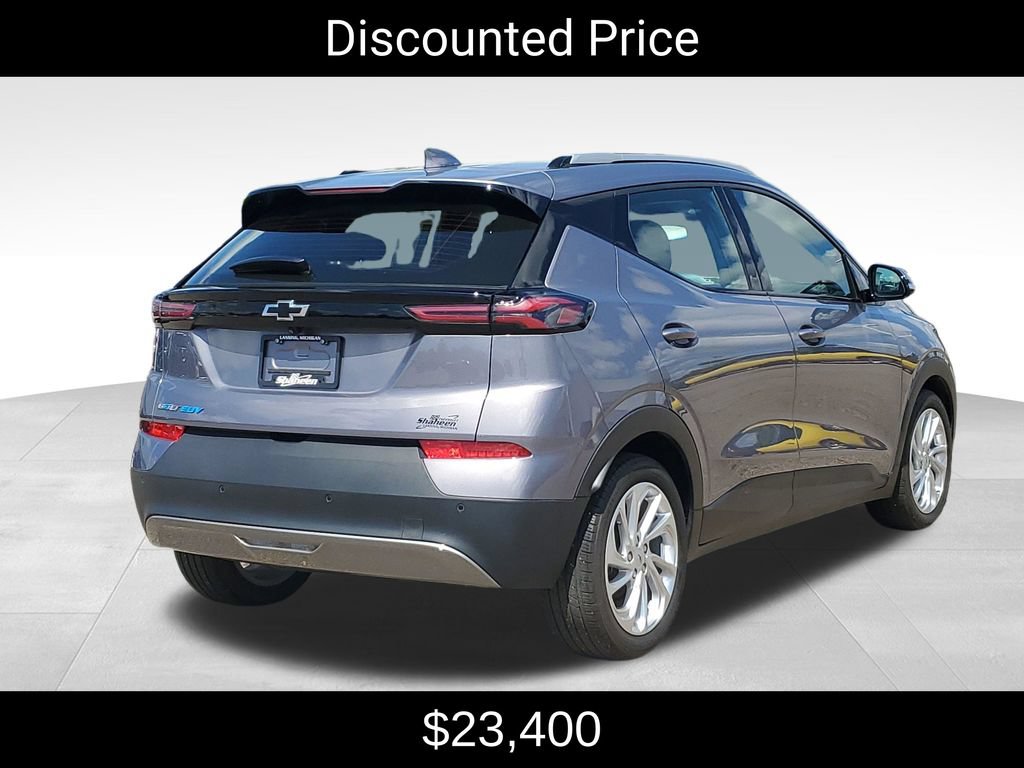 Certified 2023 Chevrolet Bolt EUV LT w/ Comfort Package FWD image 3