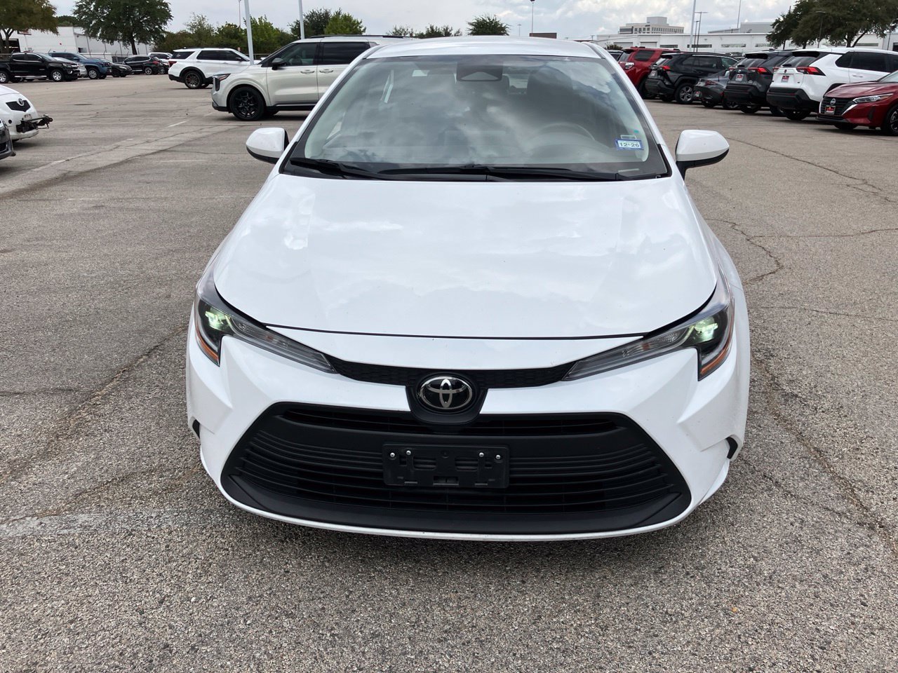 Used 2025 Toyota Corolla LE FWD image 2
