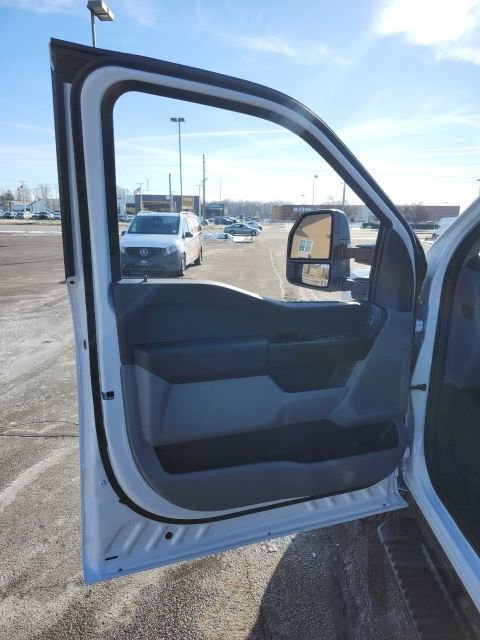 New 2026 Ford F350 XL w/ XL Chrome Package image 36