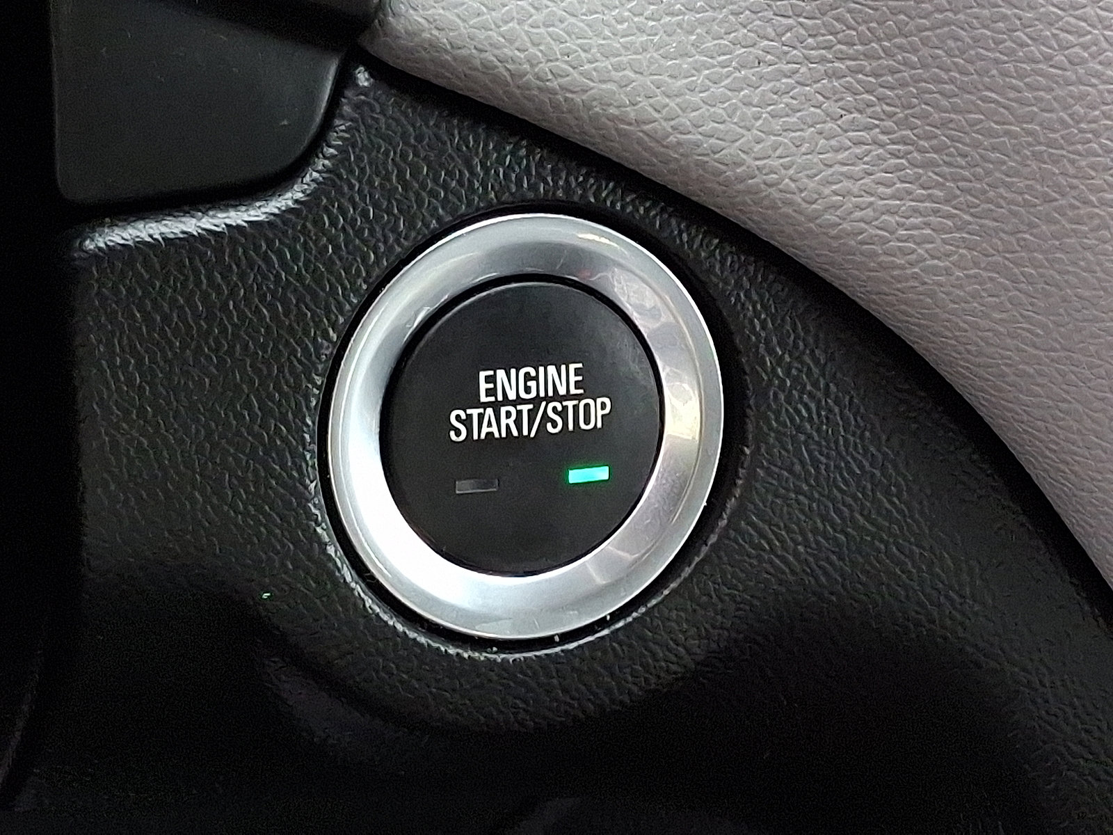 Used 2021 Chevrolet Equinox LS image 22