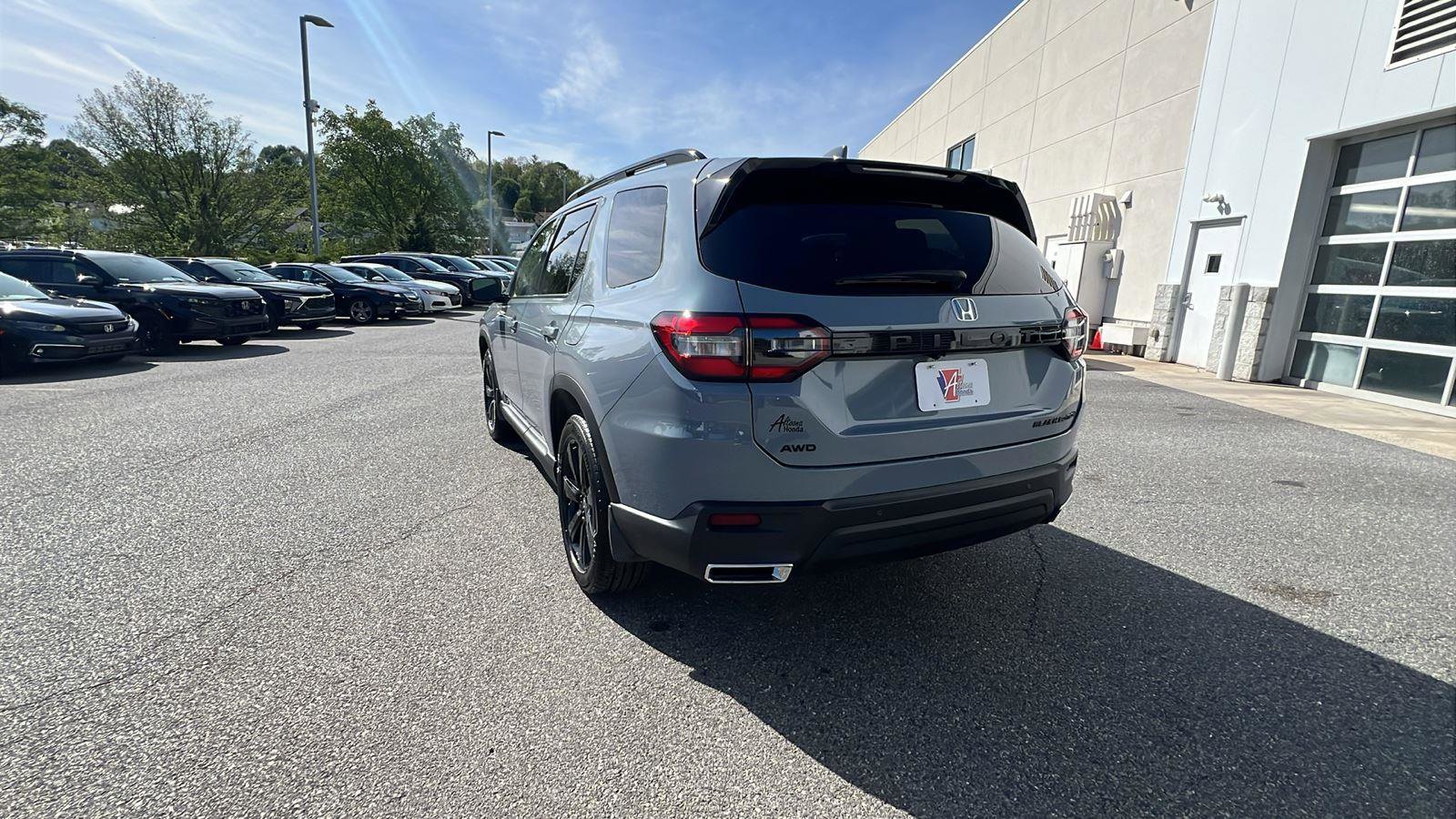 Certified 2025 Honda Pilot Black Edition image 6