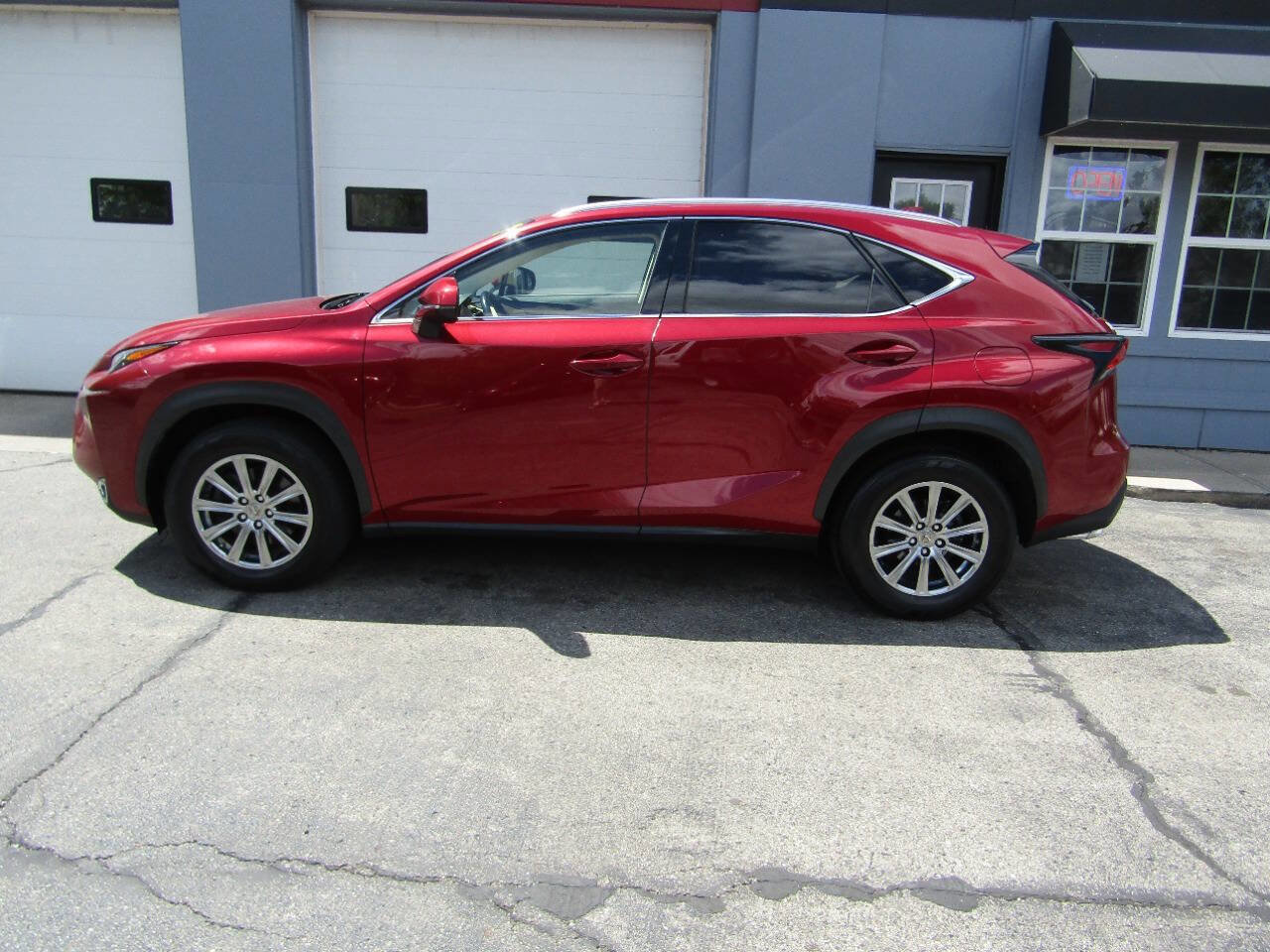 Used 2017 Lexus NX 200t FWD image 1