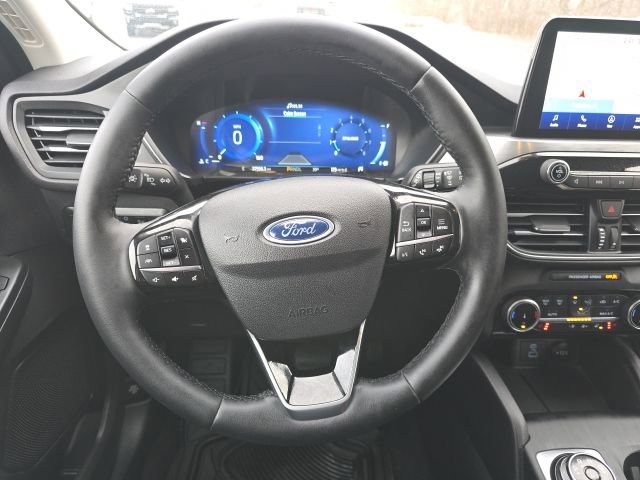 Certified 2022 Ford Escape Titanium AWD/4WD image 8