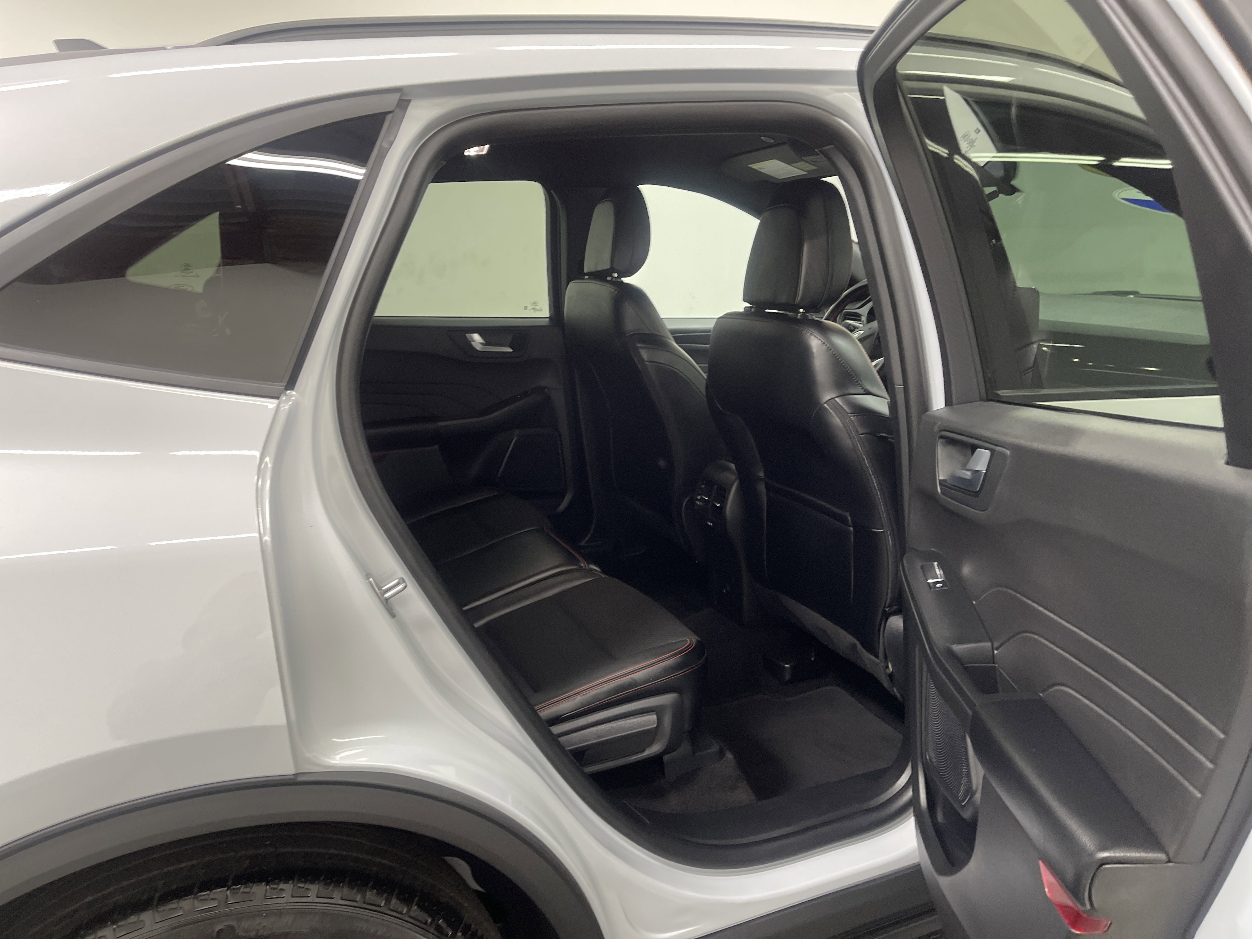 Used 2025 Ford Escape ST-Line Select image 21