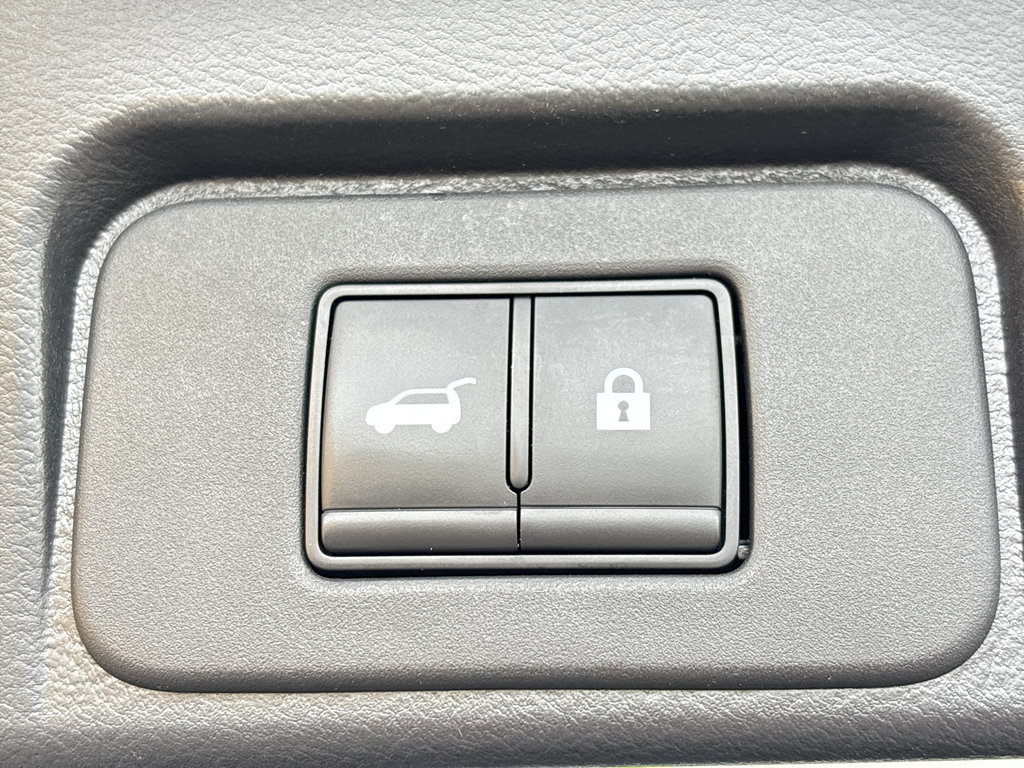 Used 2023 Nissan Rogue SL w/ SL Premium Package image 12