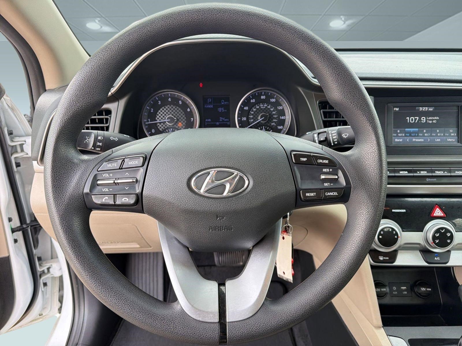 Used 2019 Hyundai Elantra SE image 17