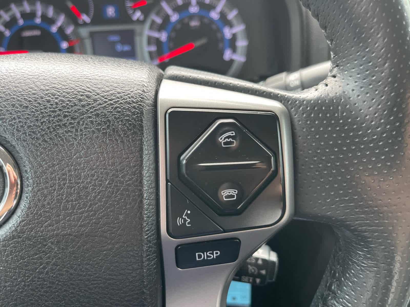 Used 2017 Toyota 4Runner SR5 AWD/4WD image 16