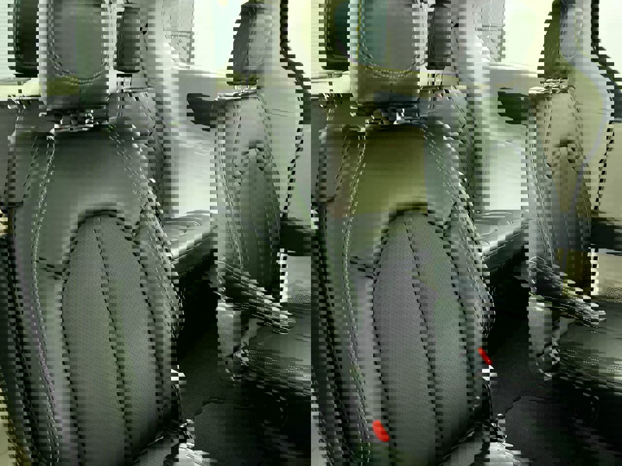 Used 2024 Chrysler Pacifica Touring-L image 31