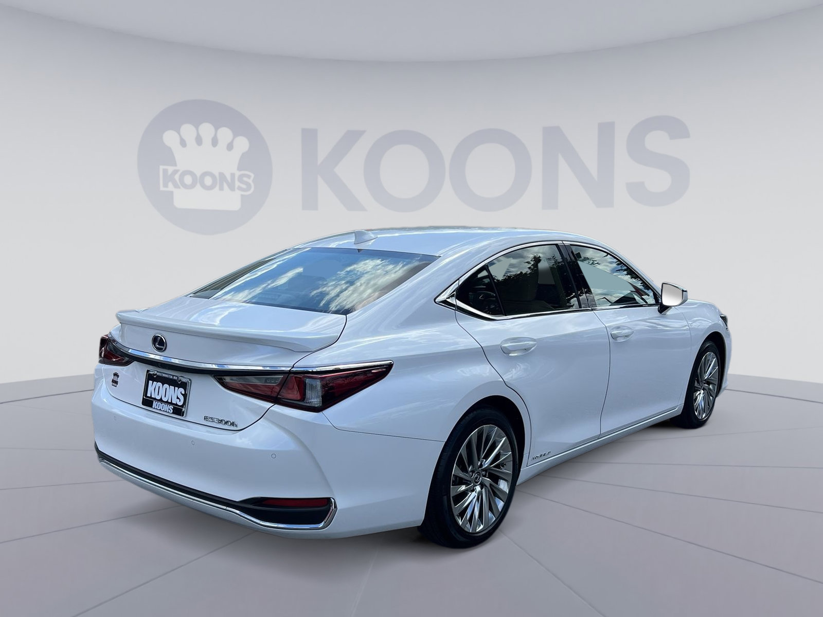 Used 2022 Lexus ES 300h w/ Accessory Package FWD image 7