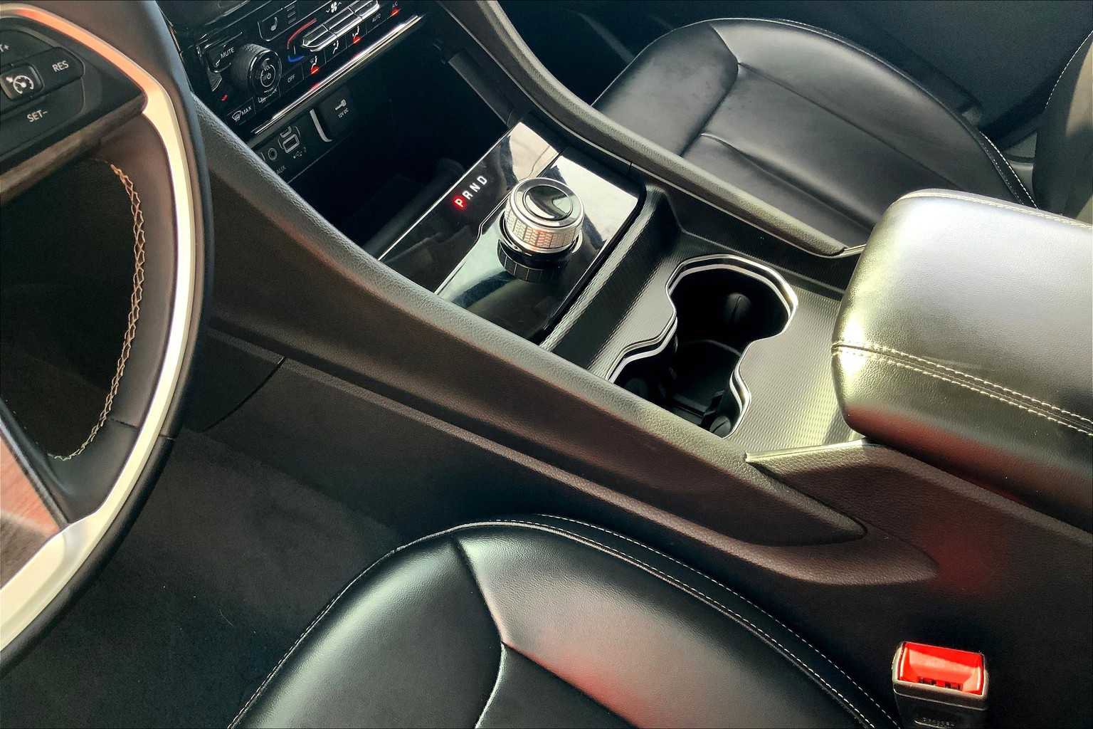 Used 2024 Jeep Grand Cherokee Limited image 16