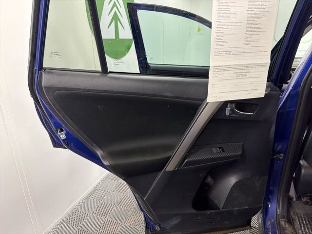 Used 2015 Toyota RAV4 XLE AWD/4WD image 15