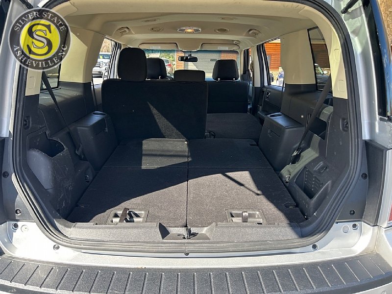Used 2019 Ford Flex SE image 23