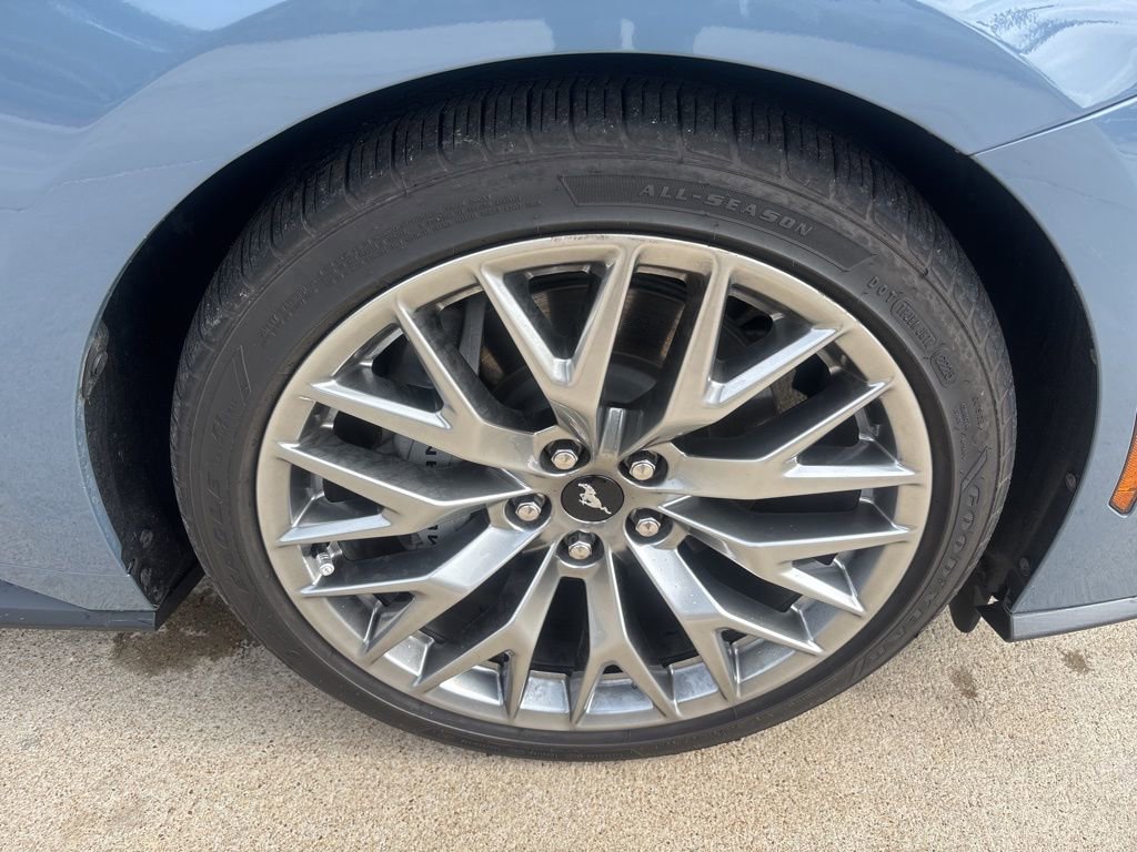 Used 2025 Ford Mustang GT Premium RWD image 5