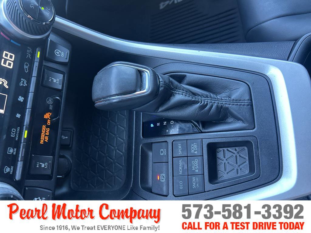Used 2020 Toyota RAV4 XLE Premium AWD/4WD image 18
