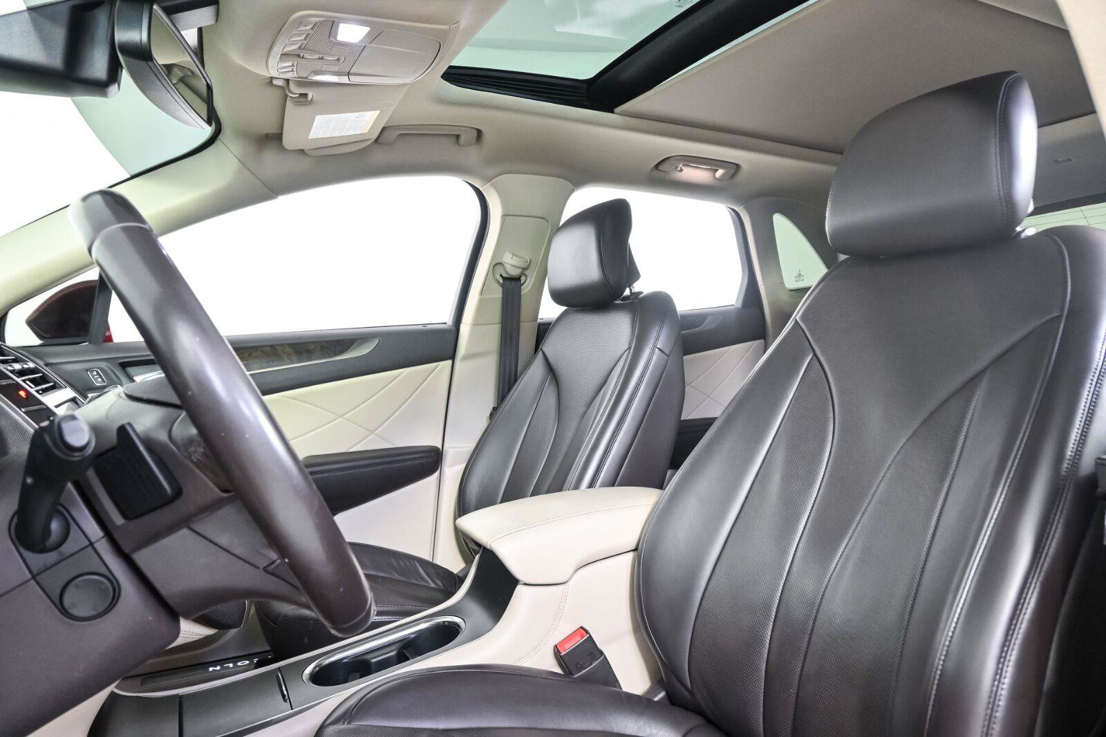 Used 2019 Lincoln MKC Reserve w/ MKC Technology Package FWD image 5
