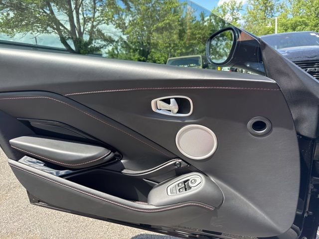 Used 2020 Aston Martin V8 Vantage Coupe RWD image 40