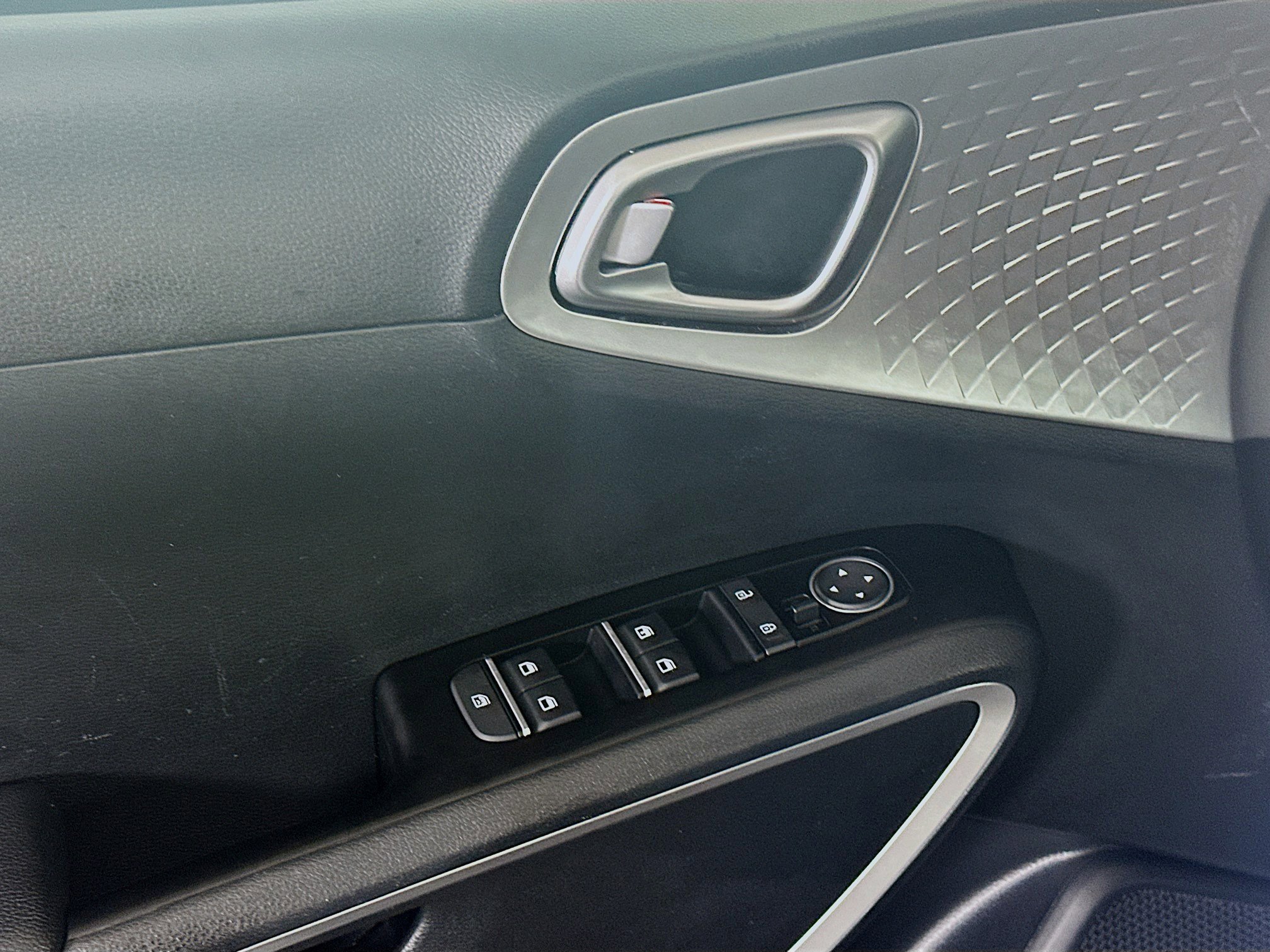 Used 2025 Kia Soul LX w/ LX Technology Package FWD image 15