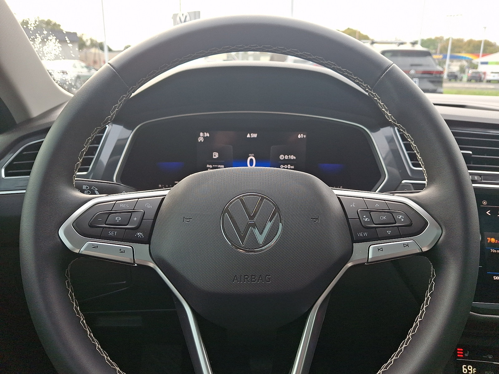 Used 2023 Volkswagen Tiguan SE w/ Panoramic Sunroof Package FWD image 20