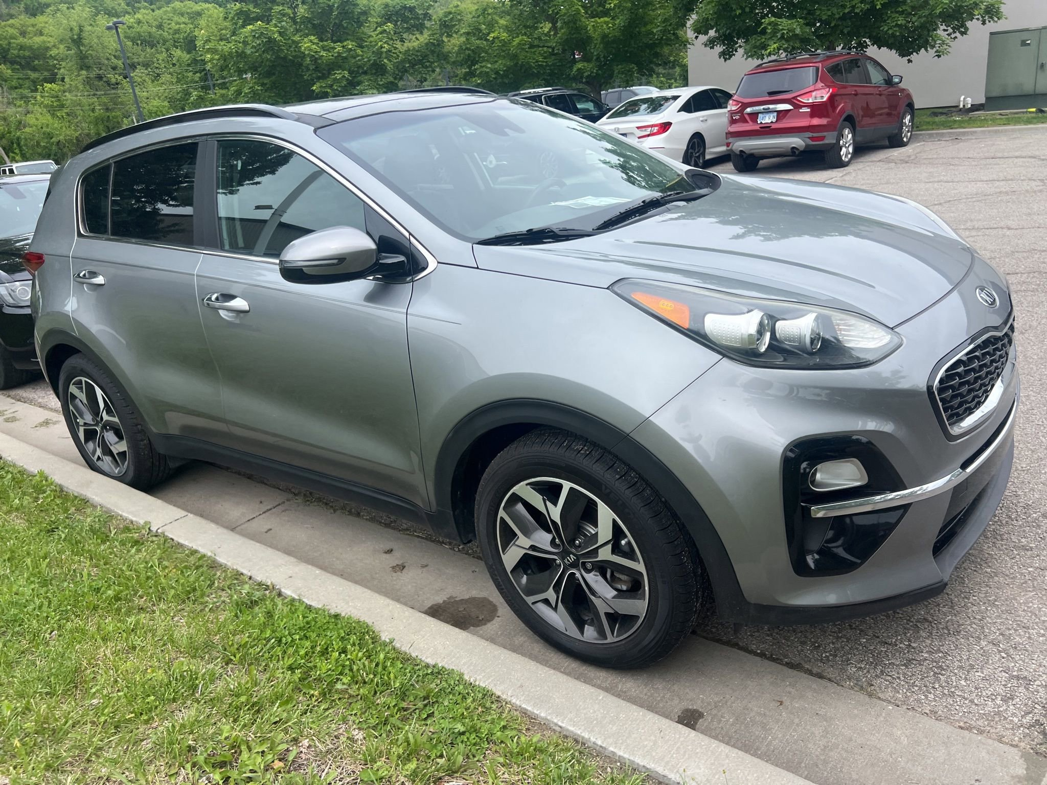 Used 2022 Kia Sportage EX FWD image 3