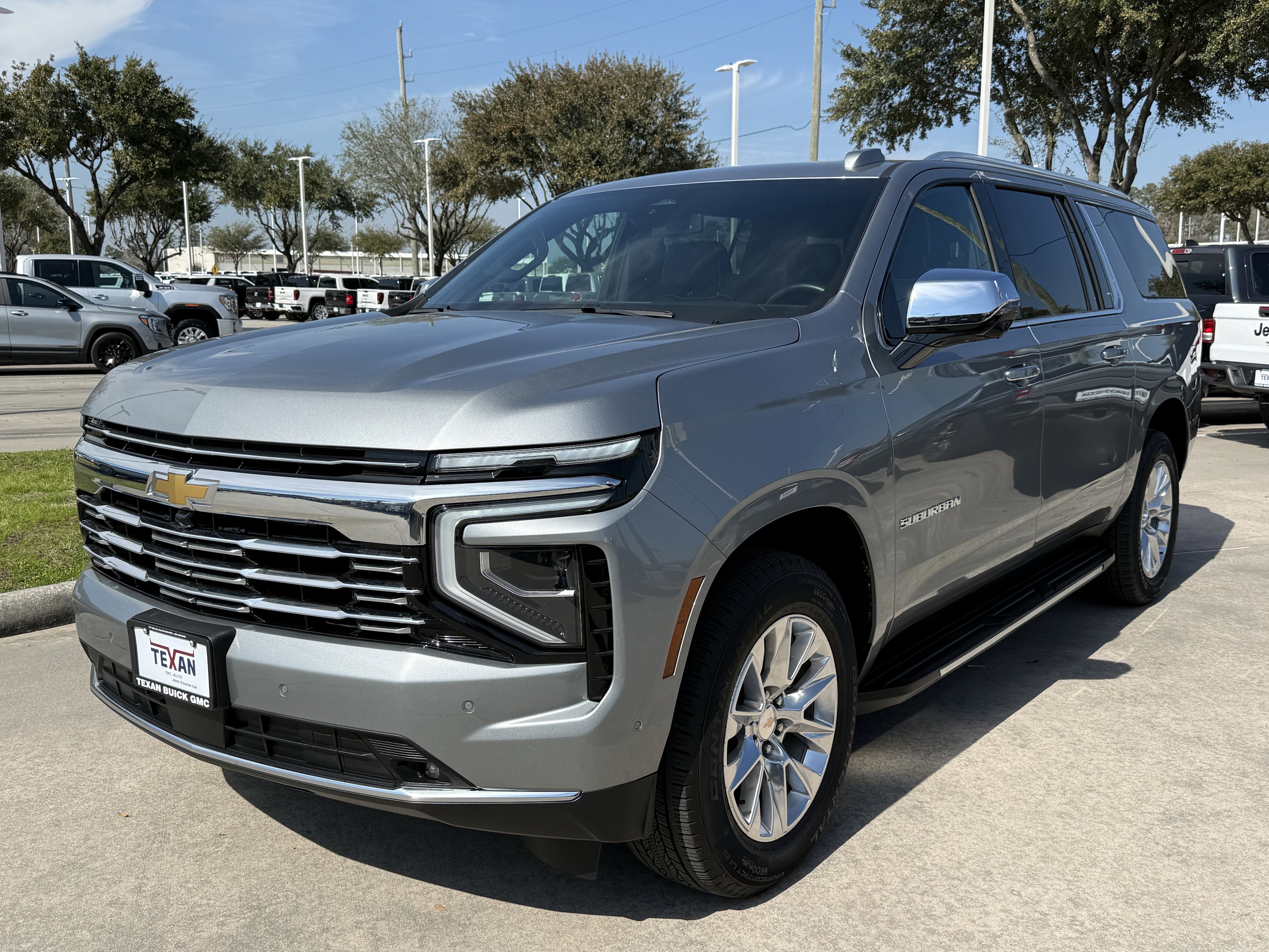 Used 2025 Chevrolet Suburban Premier image 9