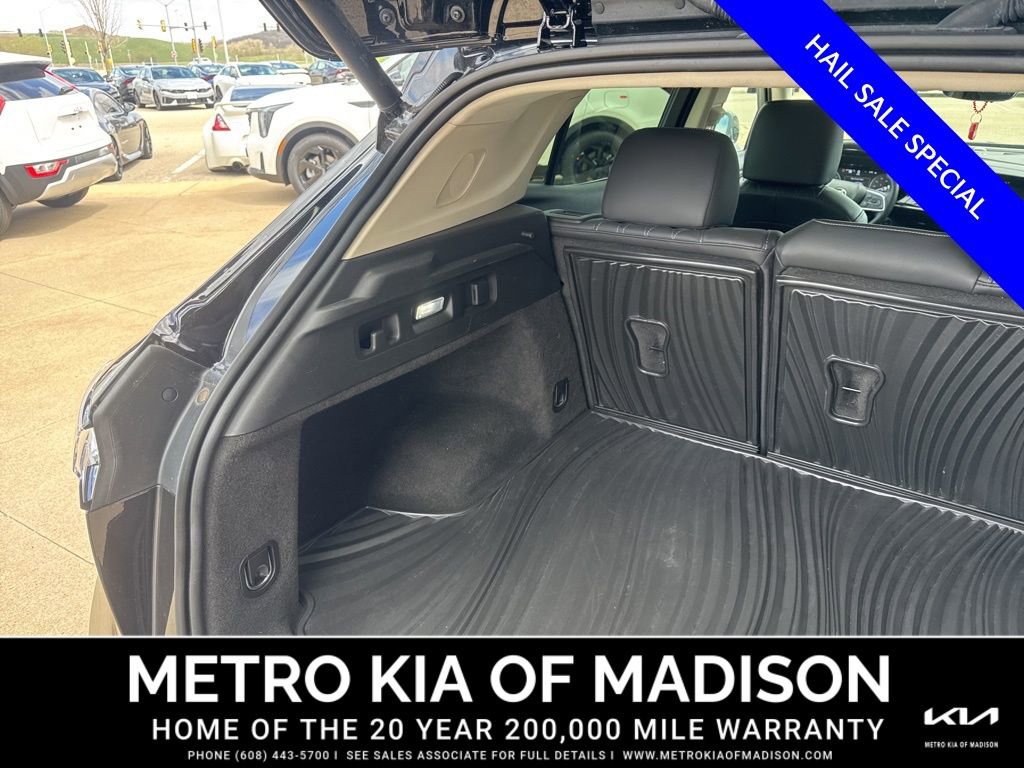 Used 2023 Buick Envision Avenir AWD/4WD image 28