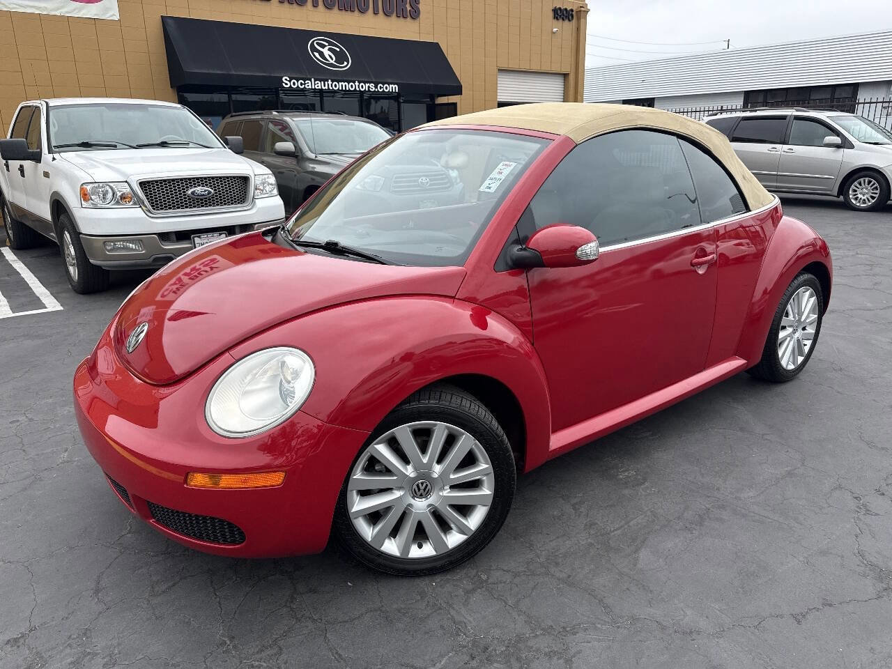 Used 2008 Volkswagen Beetle SE FWD image 14