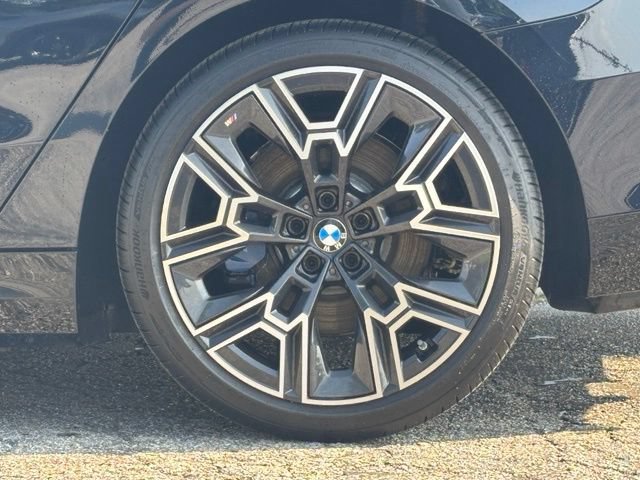 Used 2026 BMW i5 eDrive40 w/ Executive Package AWD/4WD image 4