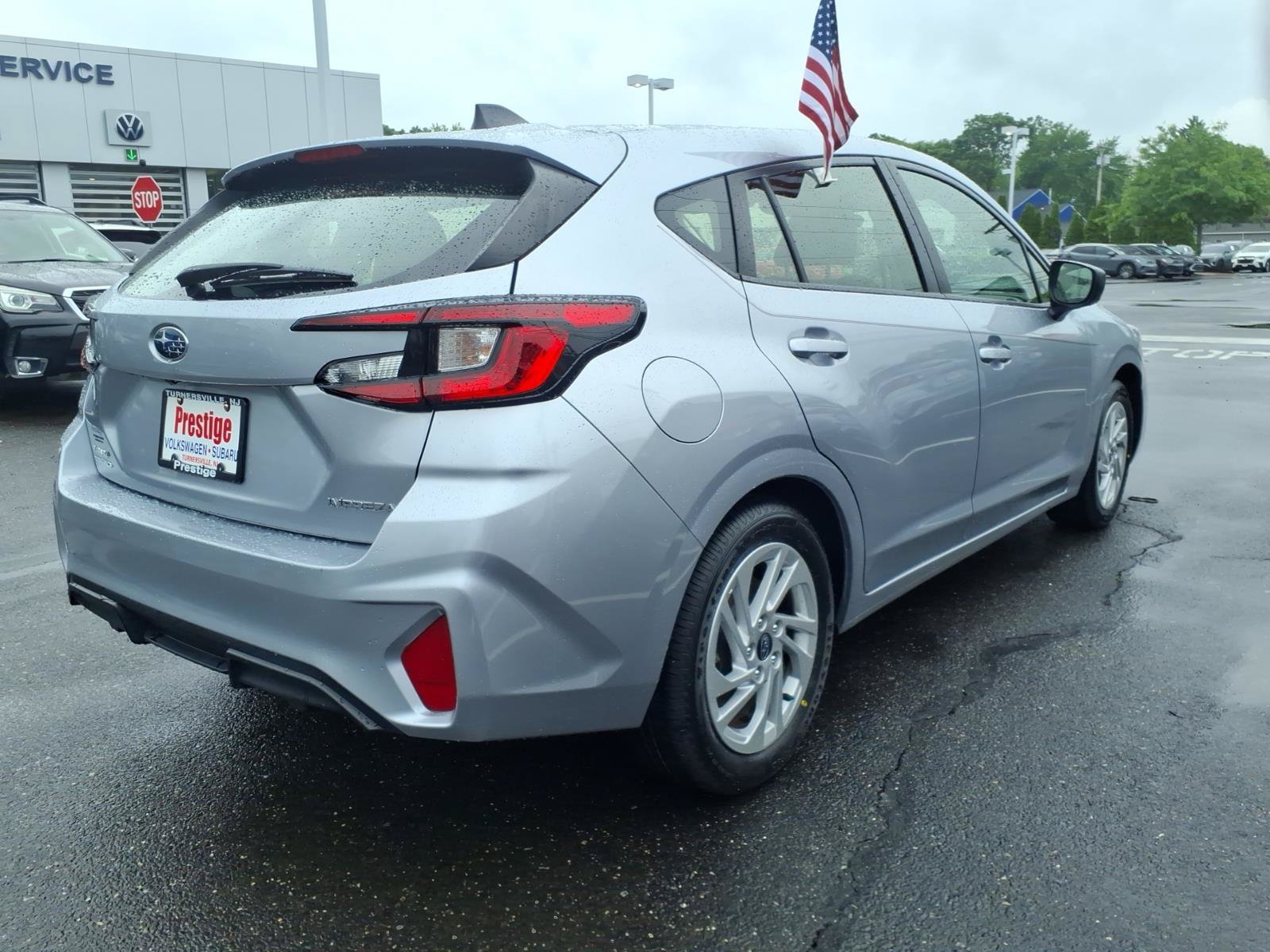 Used 2024 Subaru Impreza 2.0i AWD/4WD image 2
