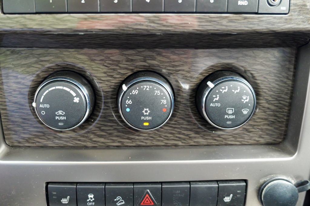 Used 2011 Jeep Liberty Limited w/ Chrome Accents Group AWD/4WD image 51