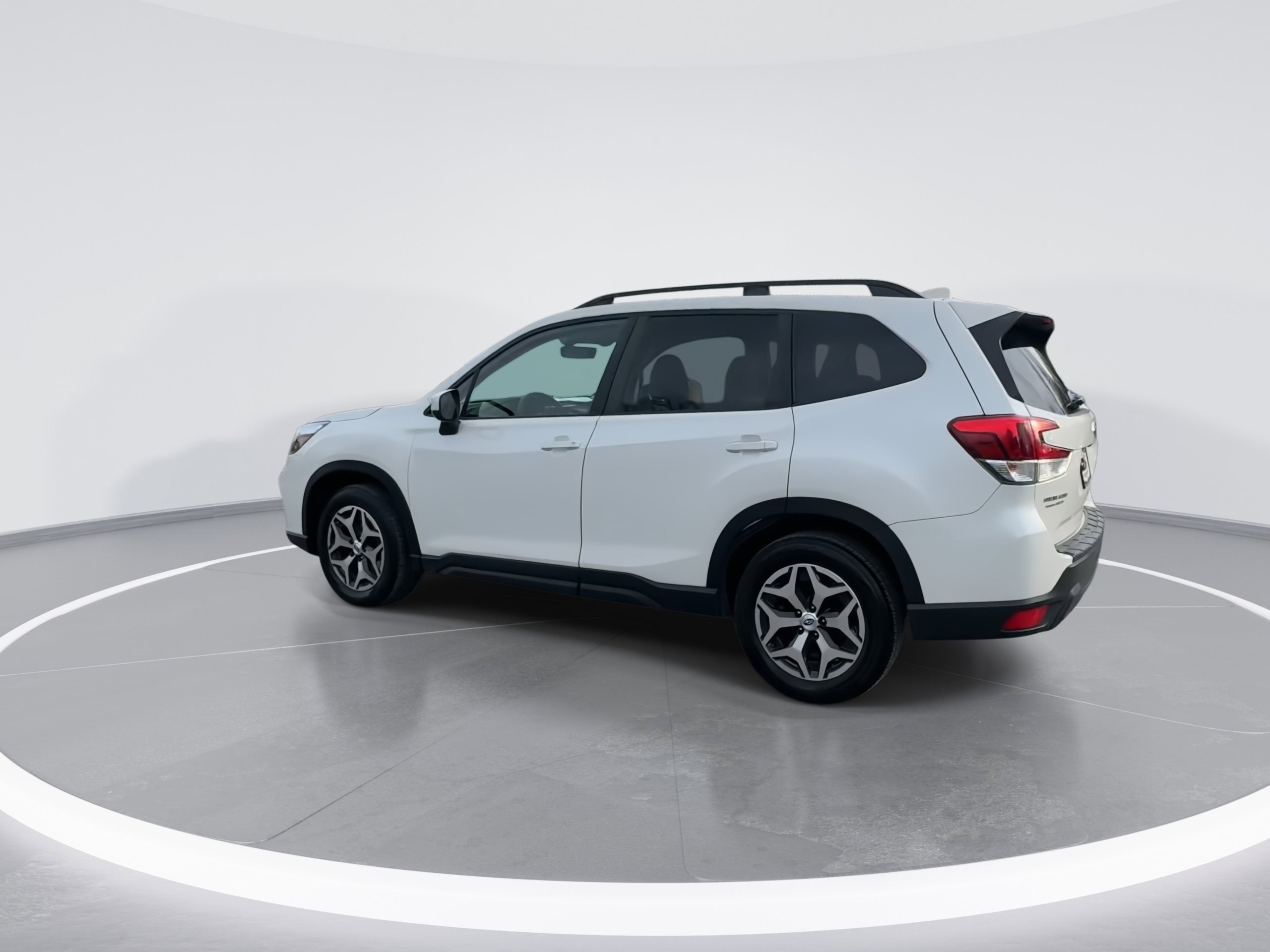 Used 2019 Subaru Forester Premium w/ All-Weather Package image 6
