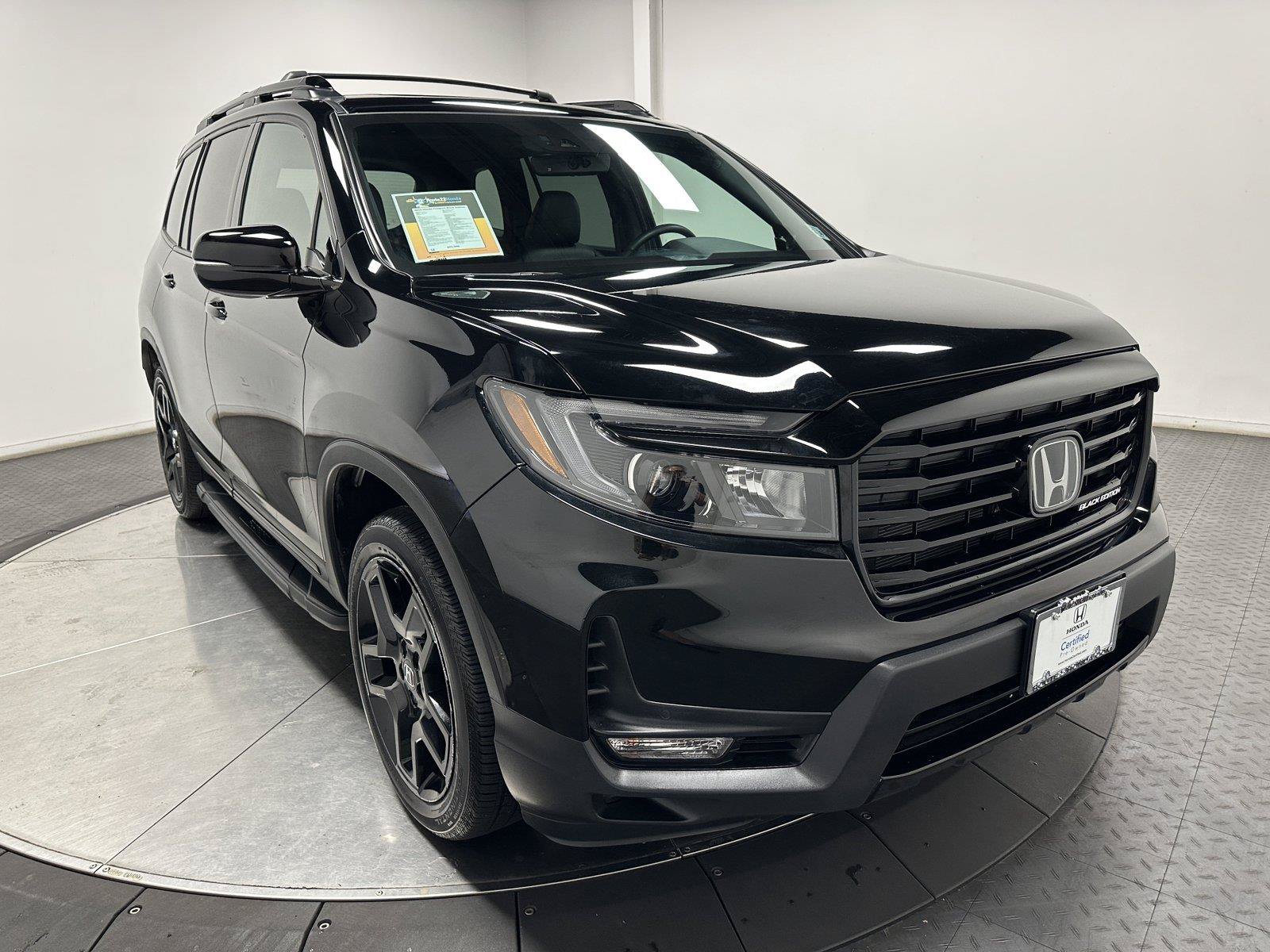 Certified 2025 Honda Passport Black Edition image 2