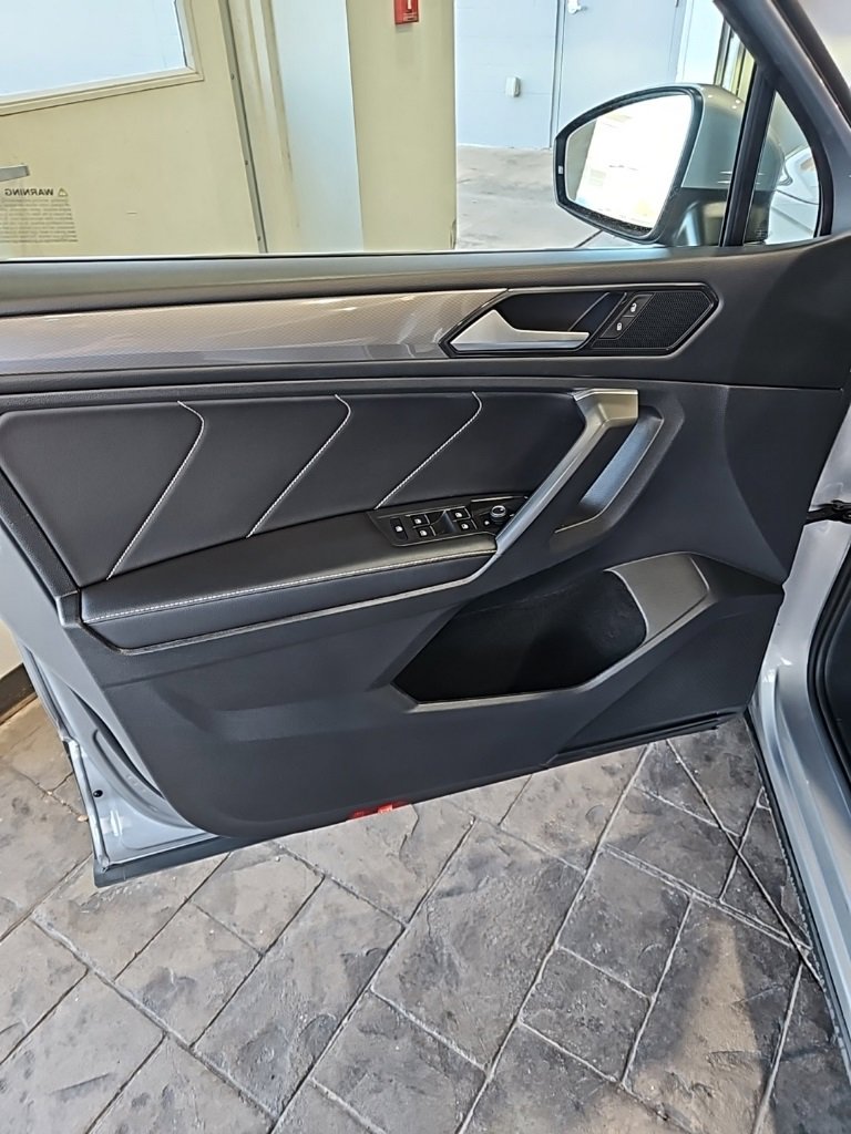 Used 2022 Volkswagen Tiguan SE image 25