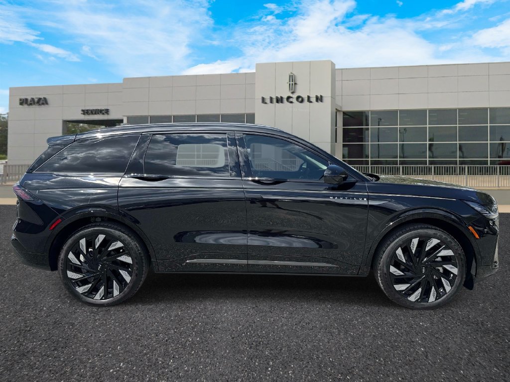 New 2026 Lincoln Nautilus Reserve w/ Jet Appearance Package AWD/4WD image 2