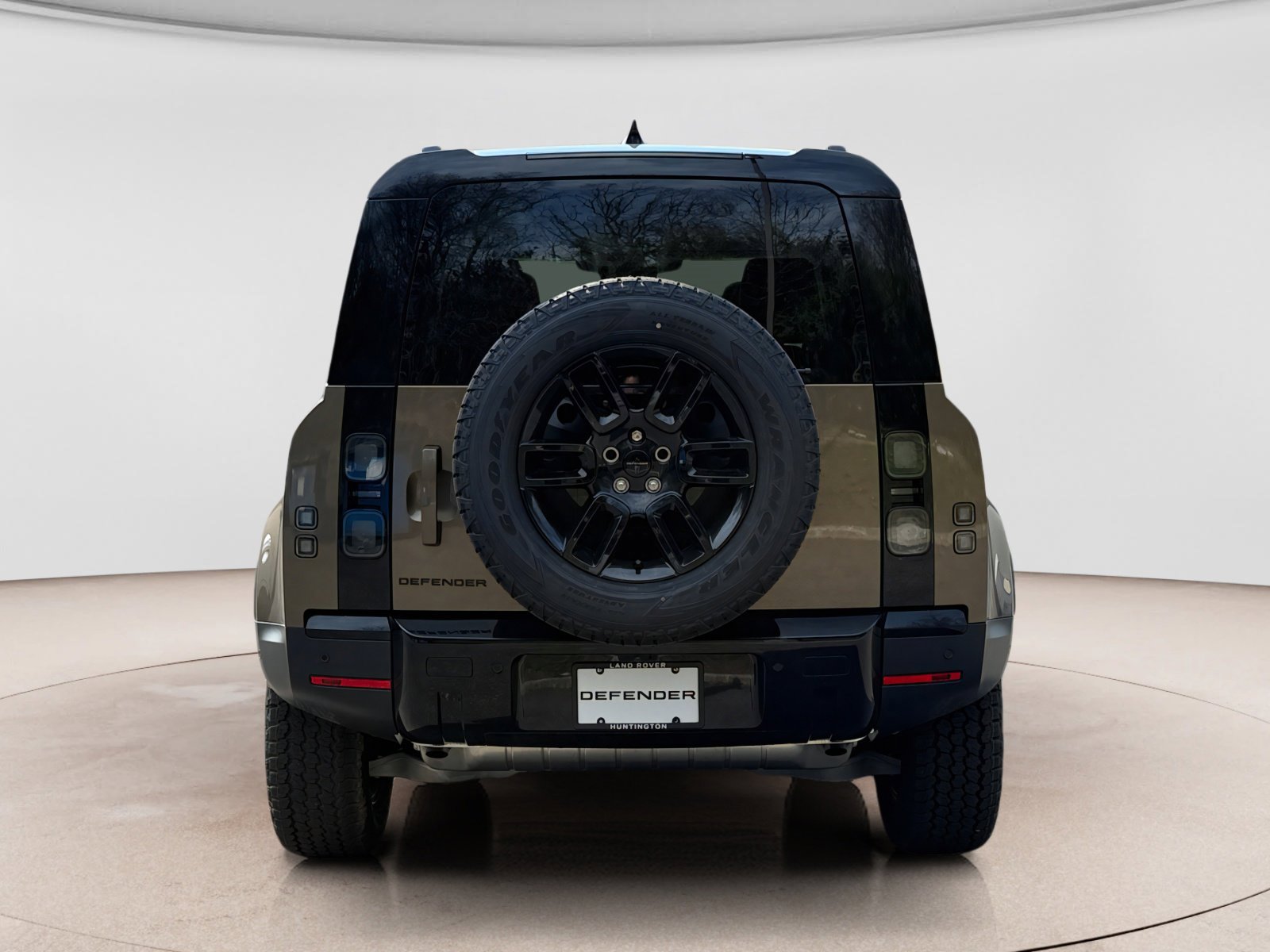 New 2026 Land Rover Defender 110 S AWD/4WD image 4