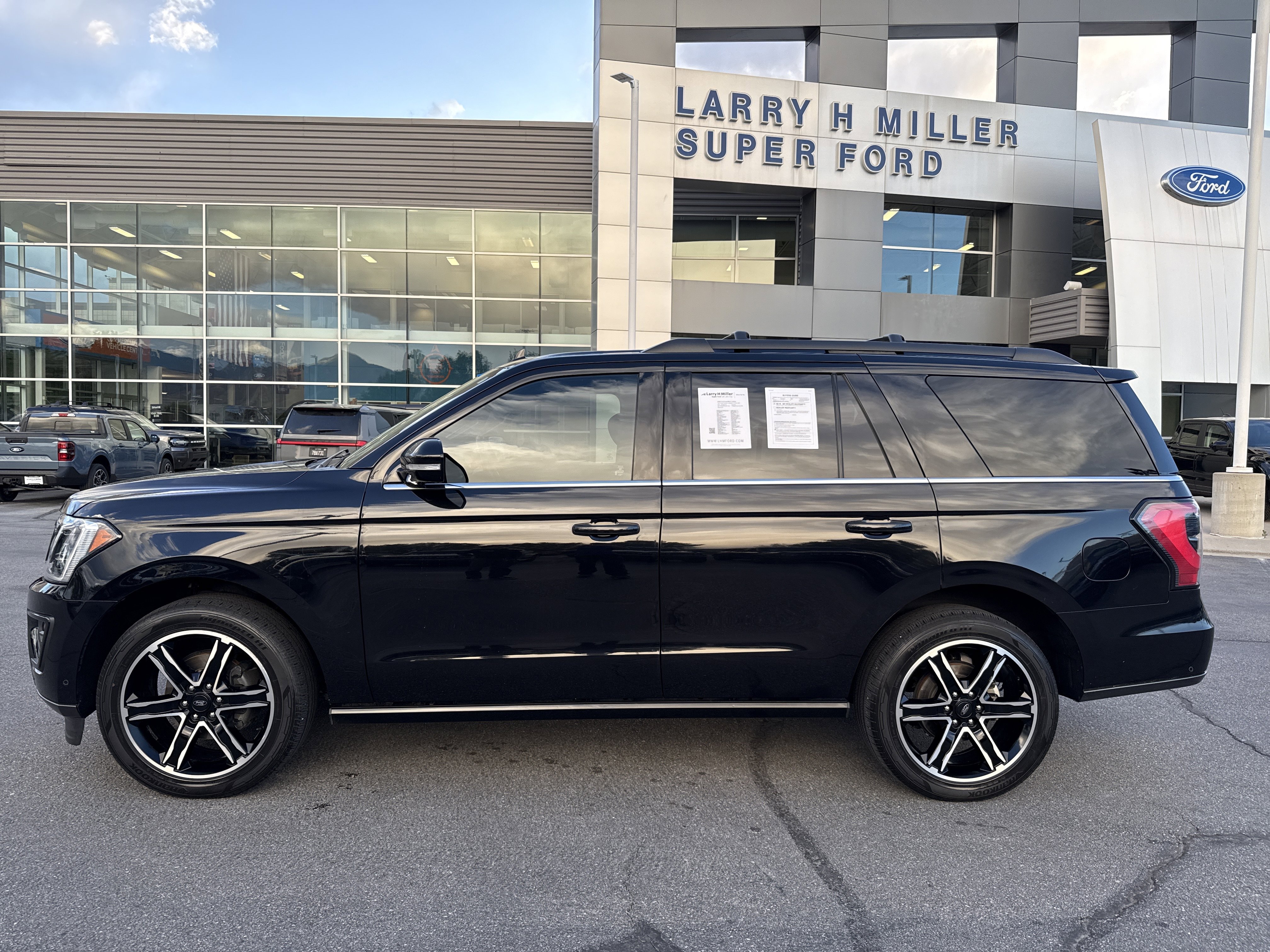 Certified 2020 Ford Expedition Limited w/ Equipment Group 303A AWD/4WD image 2