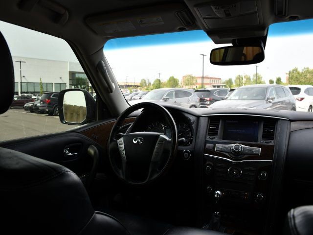 Used 2017 INFINITI QX80 4WD w/ Driver Assistance Package image 23
