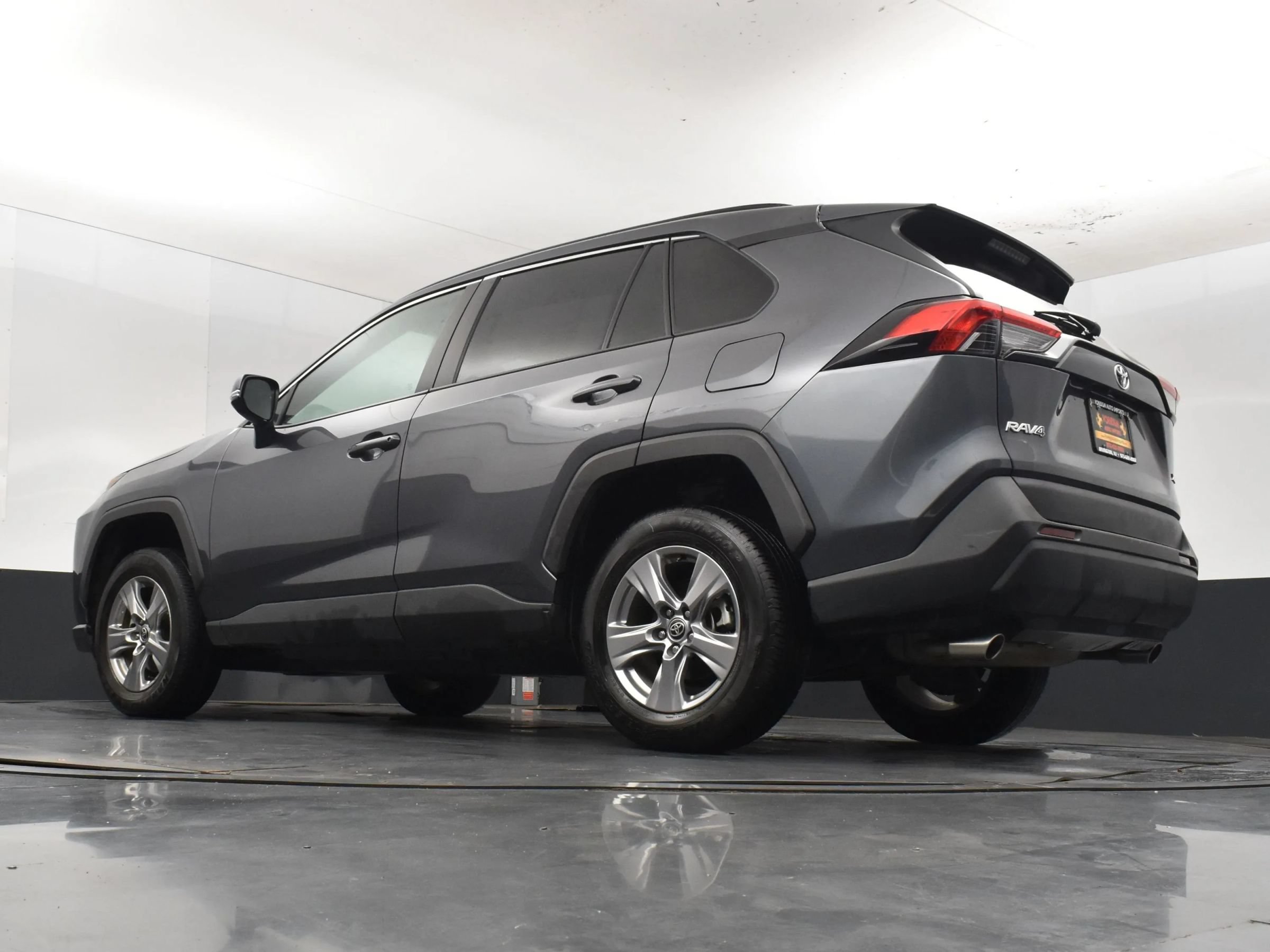 Used 2025 Toyota RAV4 XLE FWD image 9