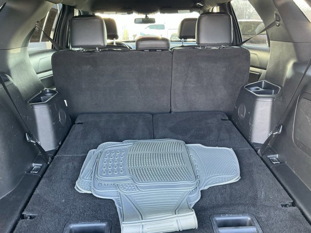 Used 2017 Ford Explorer XLT w/ Equipment Group 202A image 16
