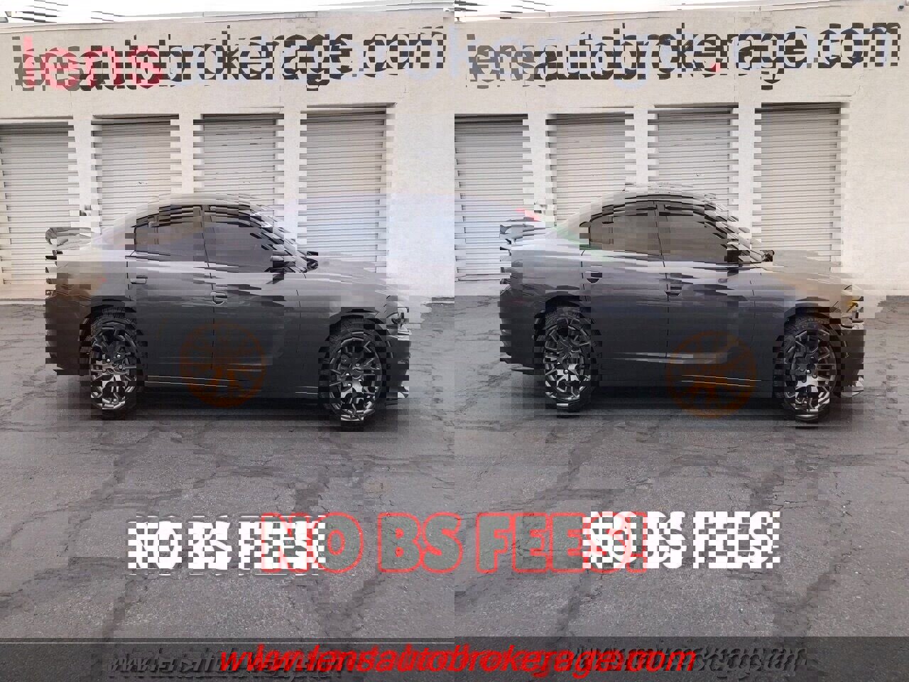 Used 2020 Dodge Charger SXT w/ Blacktop Package image 1