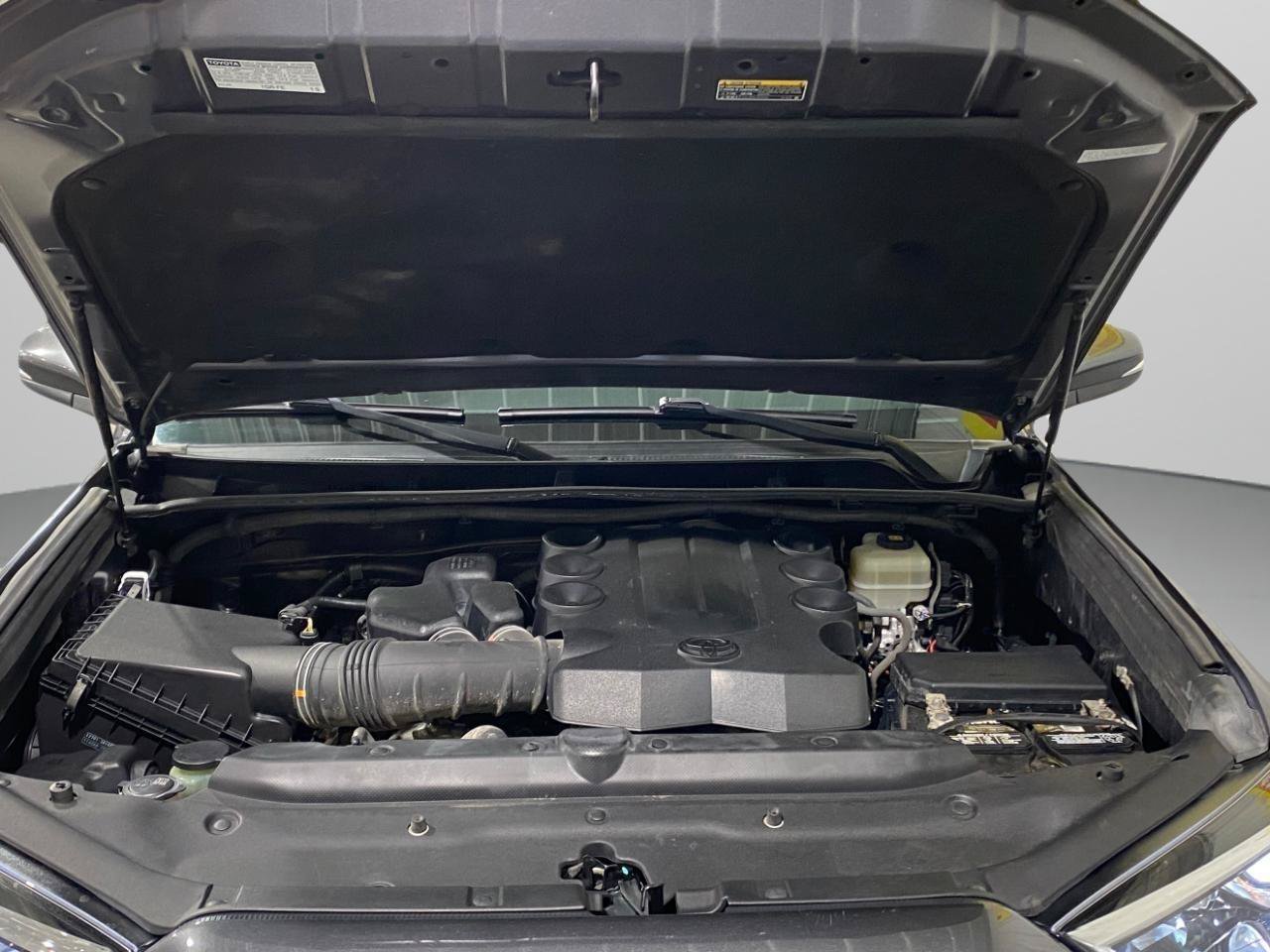 Used 2018 Toyota 4Runner Limited AWD/4WD image 25