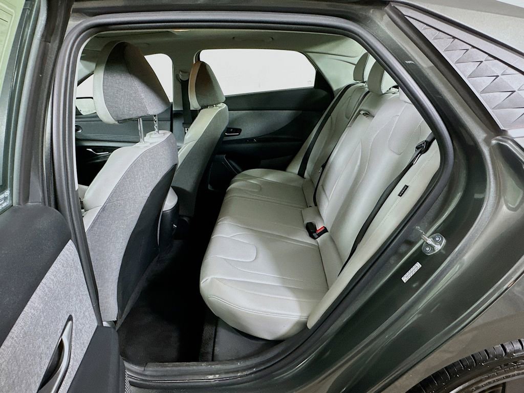 Used 2024 Hyundai Elantra Limited FWD image 14
