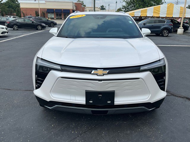 Used 2024 Chevrolet Blazer EV LT AWD/4WD image 2