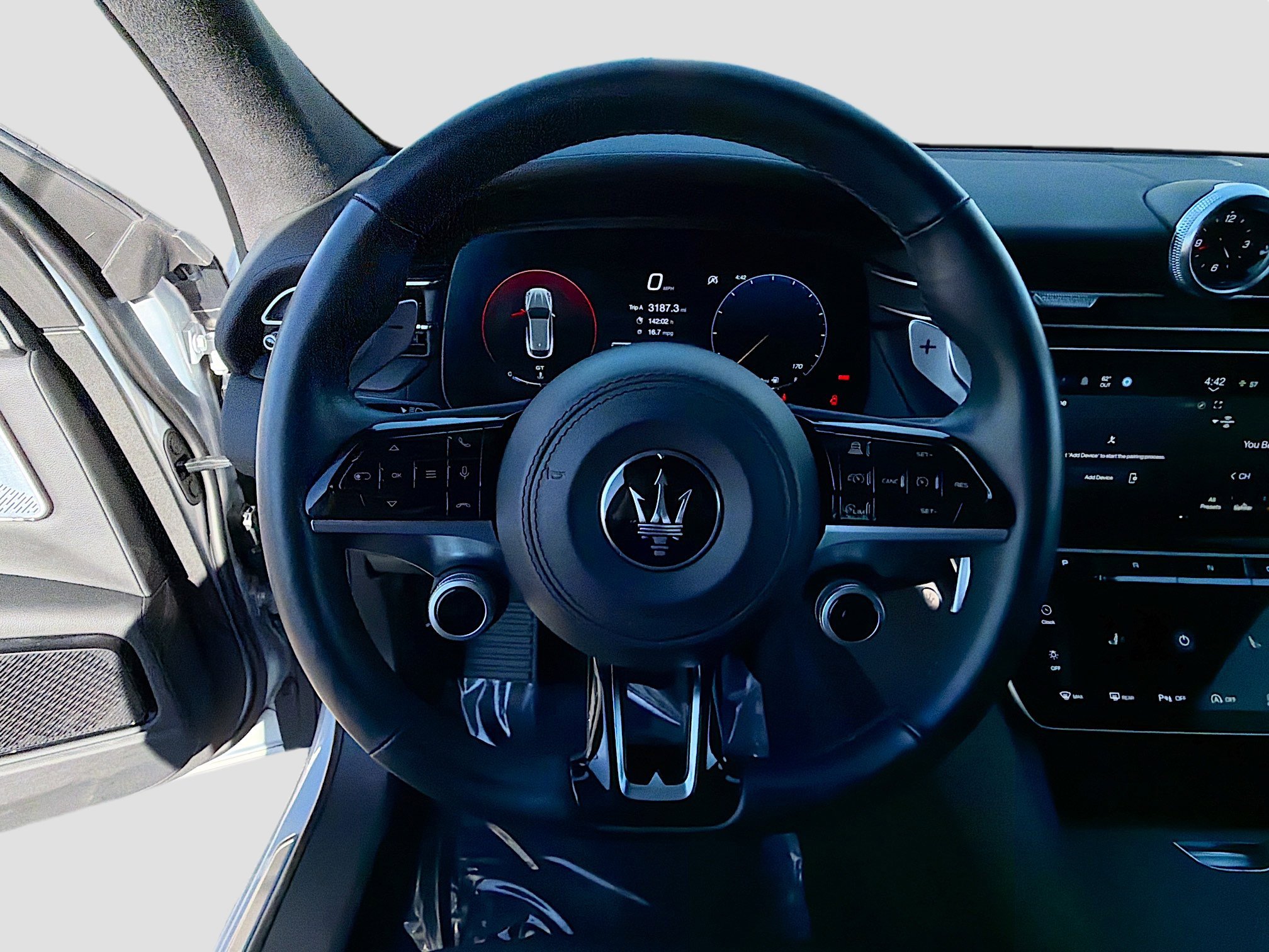 Used 2023 Maserati Grecale Modena image 39