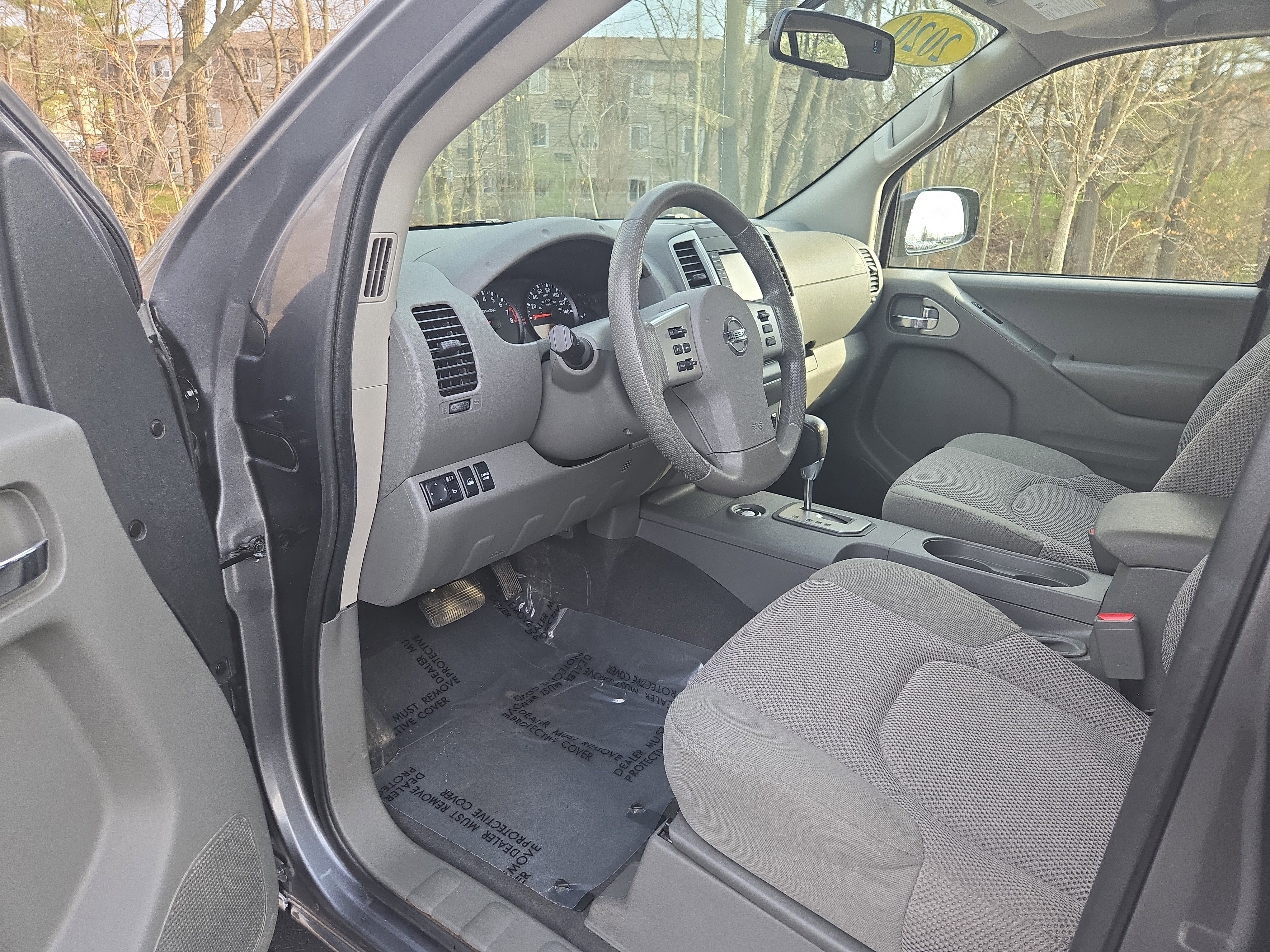 Used 2020 Nissan Frontier SV w/ Midnight Edition Floor Mats image 11